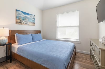 Multiple sleeping arrangements make this home ideal for families, kids, and group trips.
